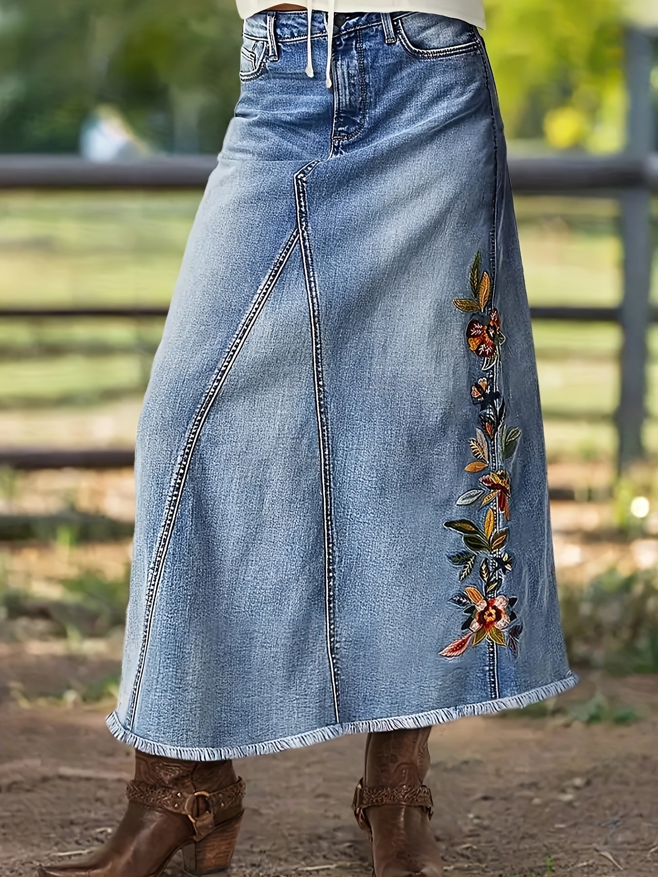 2025 New Retro Flower Embroidered Women's Denim Skirt, Denim Skirt, Women's Casual Denim, Light Blue Denim, Spring\u002FSummer\u002FFall Wear, Comfortable Clothing | Sturdy Fabric Skirt