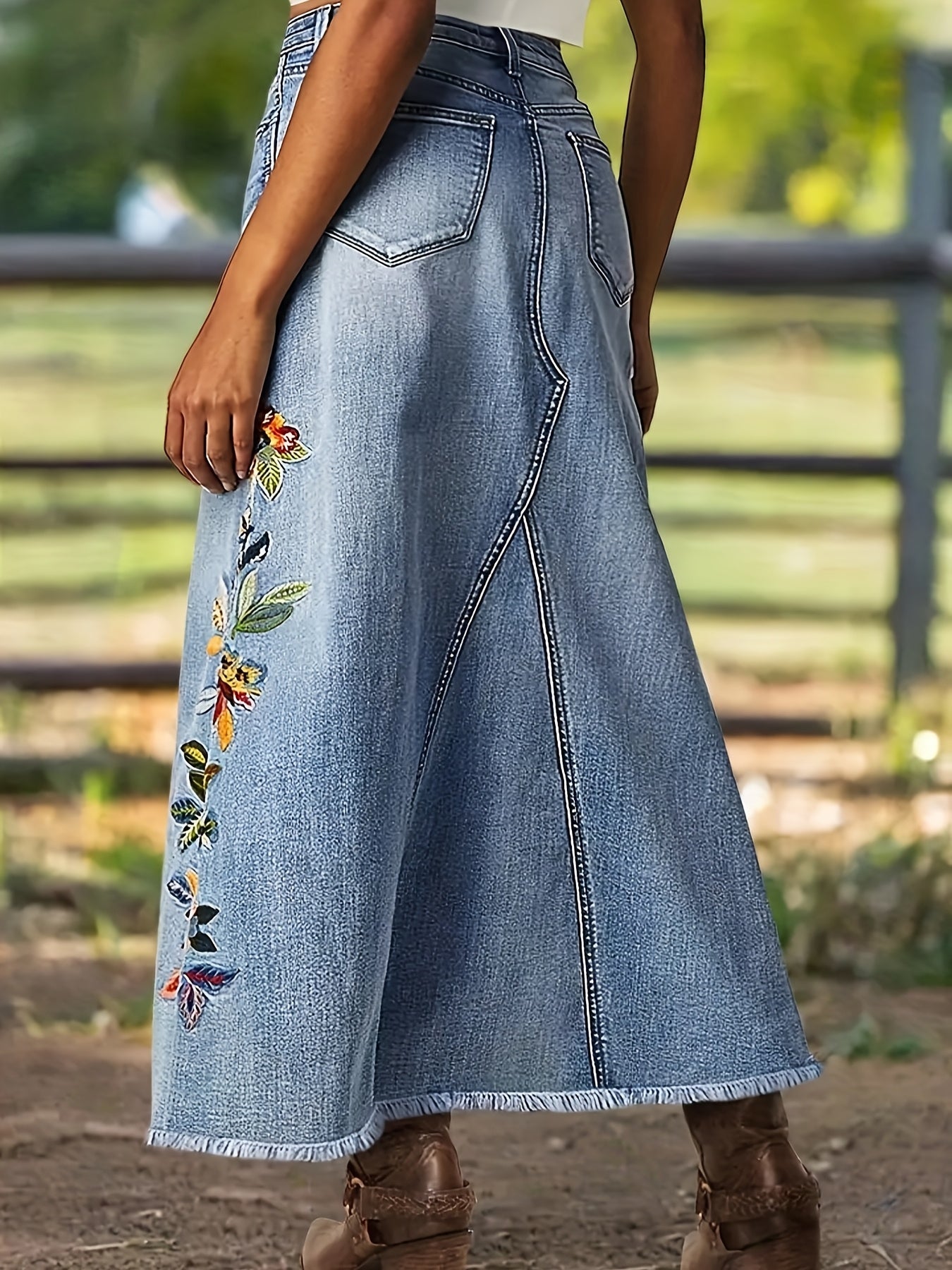 2025 New Retro Flower Embroidered Women's Denim Skirt, Denim Skirt, Women's Casual Denim, Light Blue Denim, Spring\u002FSummer\u002FFall Wear, Comfortable Clothing | Sturdy Fabric Skirt