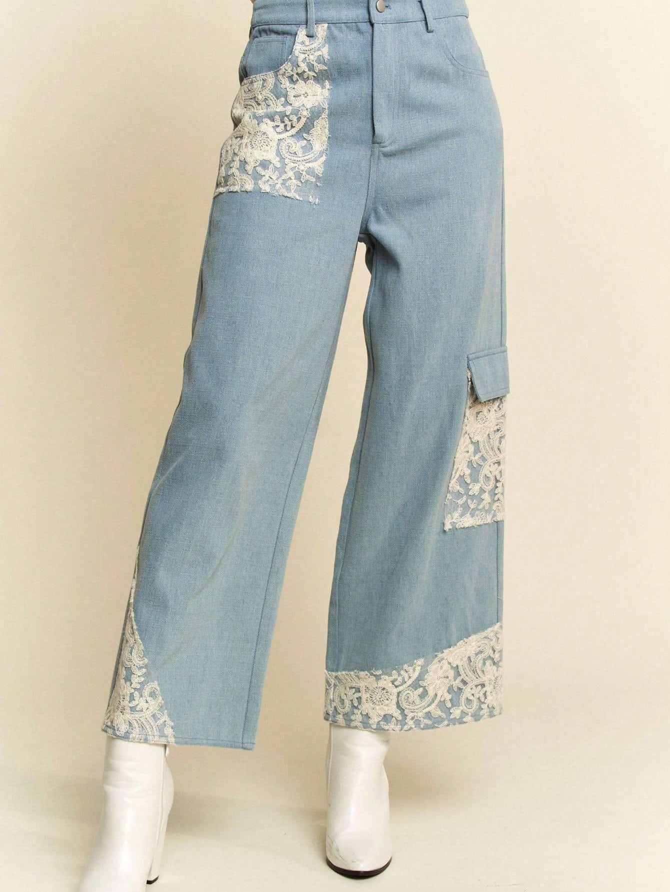 Women's Casual Wide-Leg Jeans Vintage Lace Applique Denim Cargo Pants Light Relaxed Fit High-Waisted with Pockets Cropped Length Stylish for All Season Everyday Wear