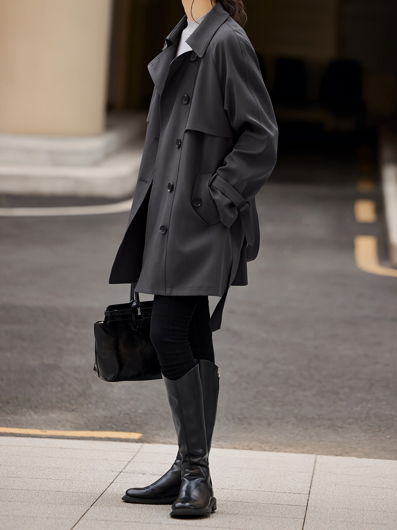 XWI New Autumn And Winter Collection Features a Long Trench Coat with a British Style, Tailored Waist, Elegant And Fashionable for Women.