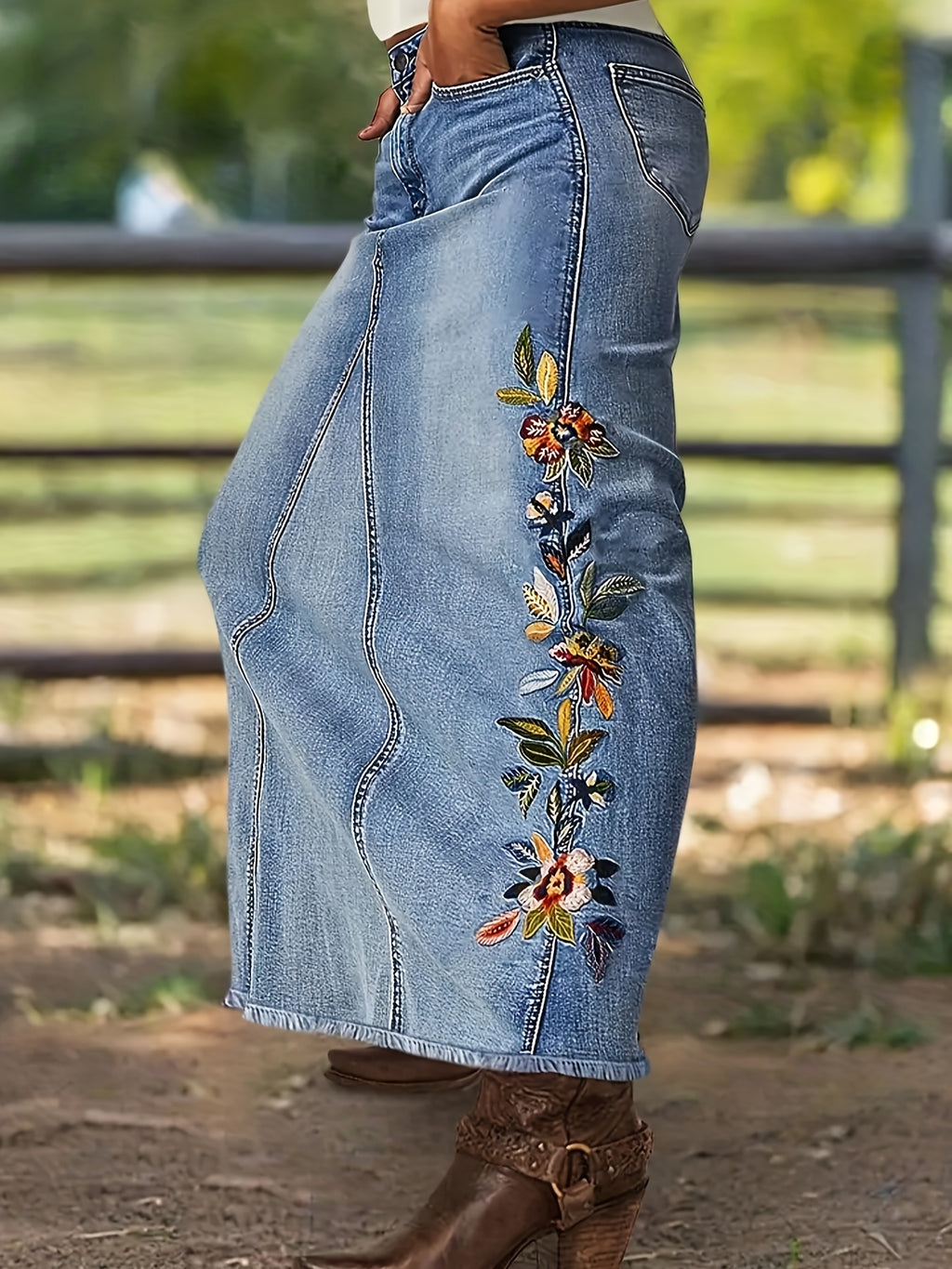 2025 New Retro Flower Embroidered Women's Denim Skirt, Denim Skirt, Women's Casual Denim, Light Blue Denim, Spring\u002FSummer\u002FFall Wear, Comfortable Clothing | Sturdy Fabric Skirt